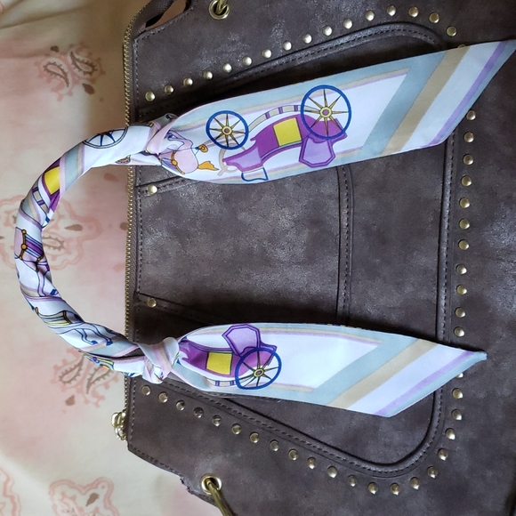 * Horse Carriage Skinny Scarf Caballo Western Vaquero Pony Wild West - Picture 1 of 10